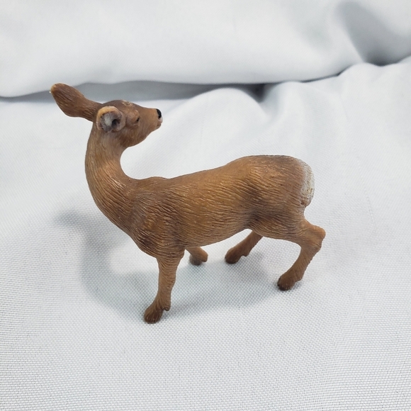 Schleich Roe Deer PVC Figure Realistic 3 Inch 2007 - Picture 5 of 8
